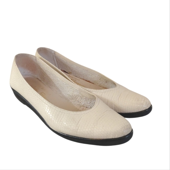 Salvatore Ferragamo Women's Wedge Flats Cream Snake Embossed Flat Shoe 8.5 - Picture 9 of 11
